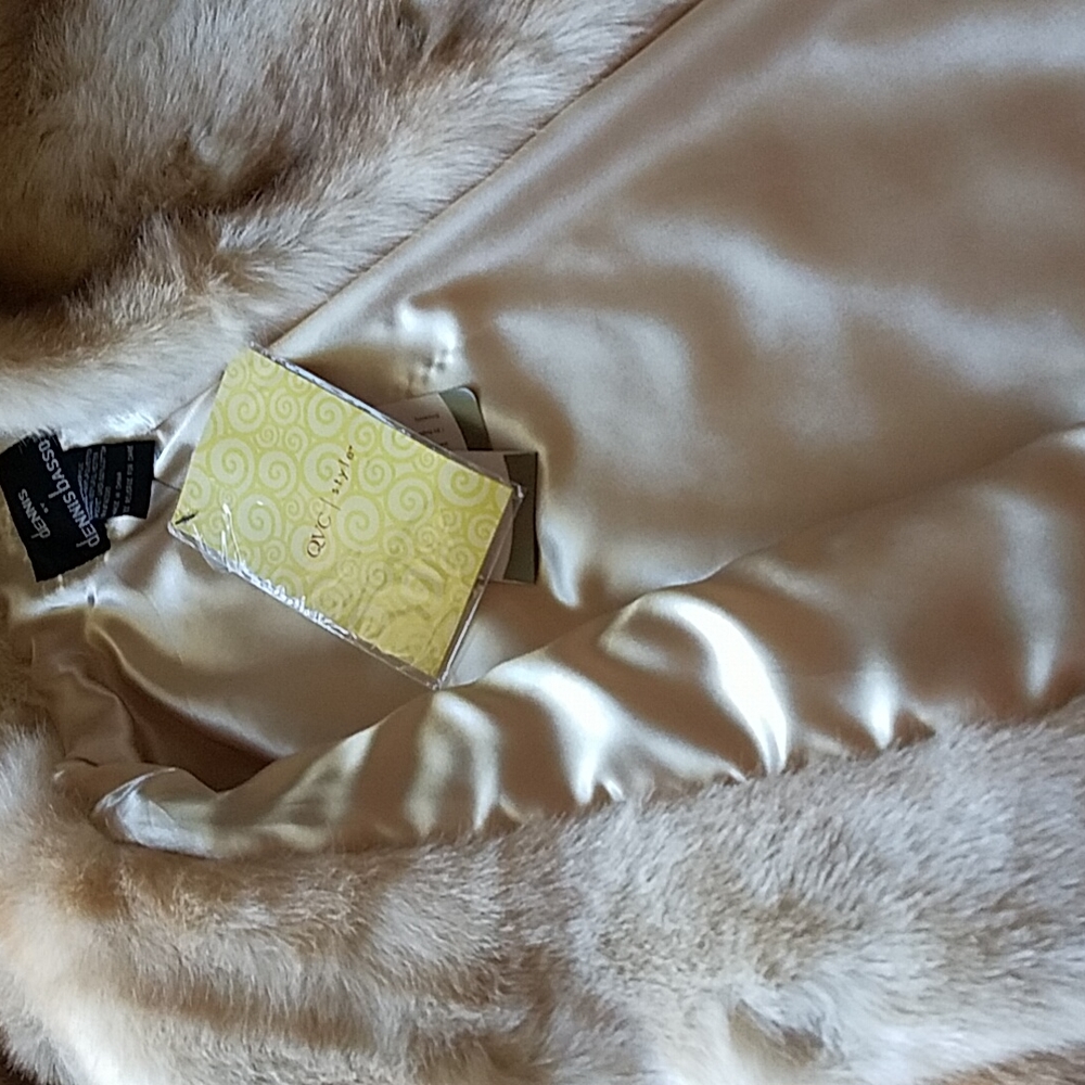 Dennis Basso faux fur coat, nwt - Picture 7 of 9